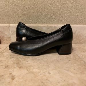 Black with Pearl Women High Heel Shoes Size 7.5